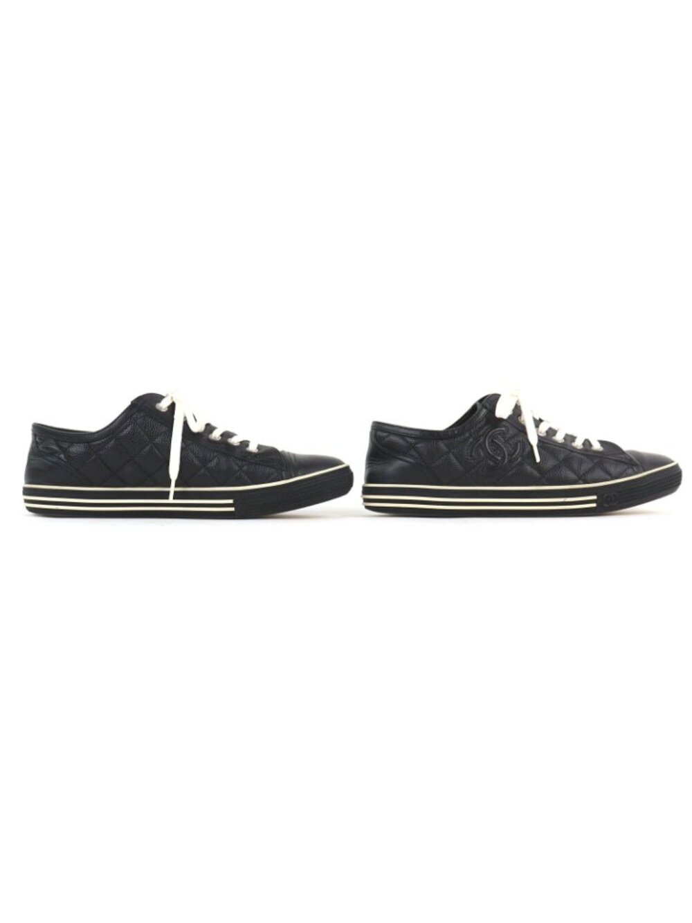 Chanel Caviar Leather CC Logo Quilted Low Cut Sneakers Black White - Picture 3 of 12